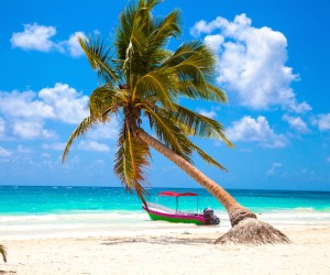 Caribbean Paradise: pictureperfect white powdery beaches fronting azure seas