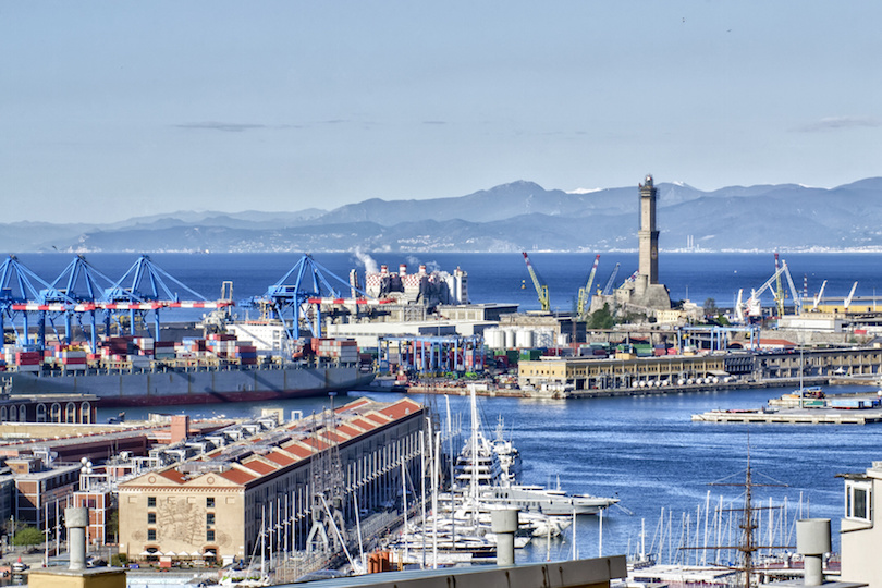 Il porto di Genova